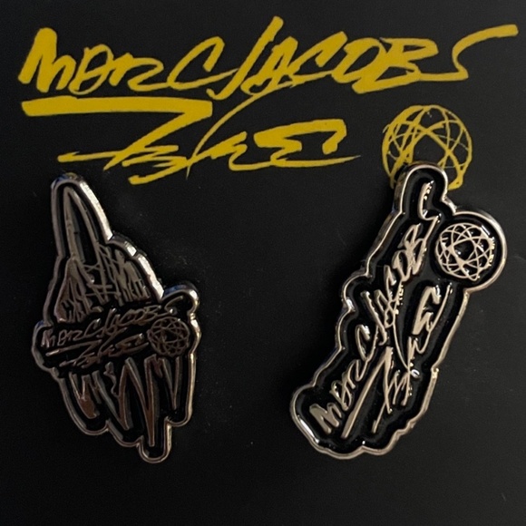 Futura 2000 X Marc Jacobs Anniversary Pin Set - Picture 1 of 3
